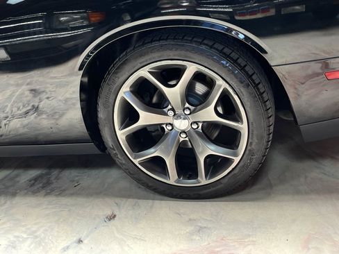 Used 2015 Dodge Challenger SXT Plus RWD image 30