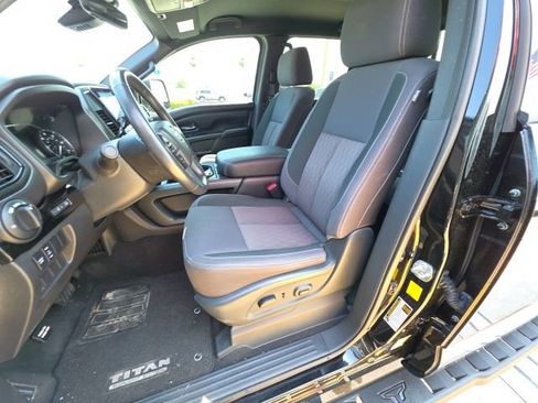 Used 2023 Nissan Titan SV w/ SV Convenience Package image 13