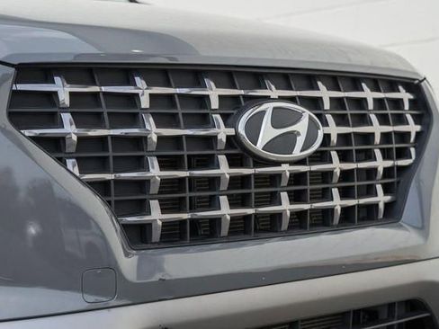 Used 2021 Hyundai Venue SEL w/ Premium Package image 9