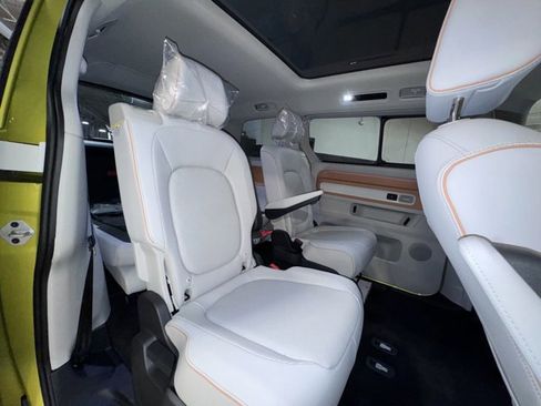 New 2025 Volkswagen ID. Buzz 1st Edition image 29