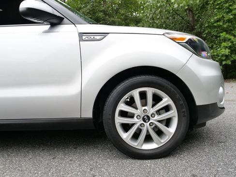 Used 2019 Kia Soul + w/ Audio Package image 33