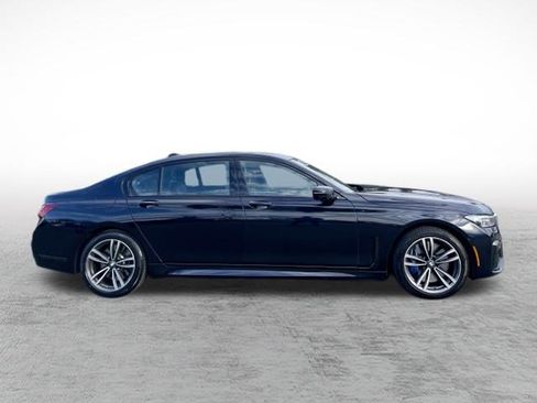 Used 2022 BMW 750i xDrive w/ Luxury Rear Seating Package image 4