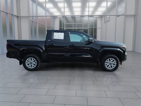 Used 2024 Toyota Tacoma SR5 AWD/4WD image 2