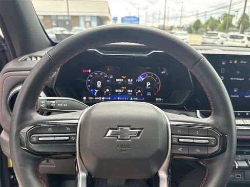 Used 2024 Chevrolet Colorado Z71 w/ Z71 Convenience Package 2 AWD/4WD image 18