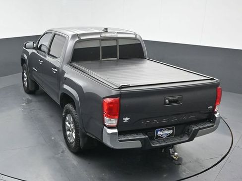 Used 2017 Toyota Tacoma SR5 image 13