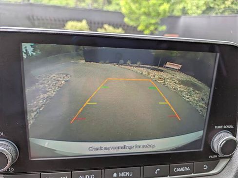 Used 2023 Nissan Sentra SR w/ Electronics Package FWD image 30