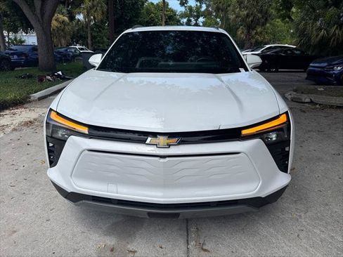Used 2025 Chevrolet Blazer EV LT AWD/4WD image 3