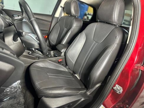 Used 2014 Ford Focus SE w/ Equipment Group 201A FWD image 23