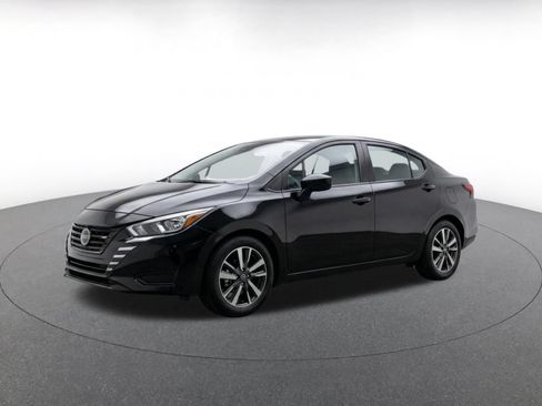 Used 2025 Nissan Versa SV FWD image 3