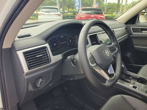 Used 2023 Volkswagen Atlas SE FWD image 16