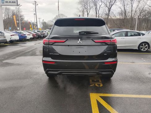 Used 2025 Mitsubishi Outlander SE image 6