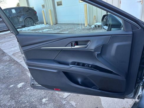 Used 2025 Toyota Camry SE image 20