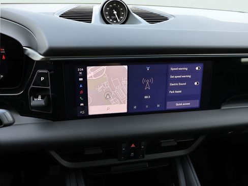 New 2026 Porsche Macan 4 Electric image 24