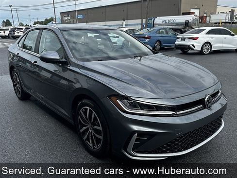 Used 2026 Volkswagen Jetta SE FWD image 3