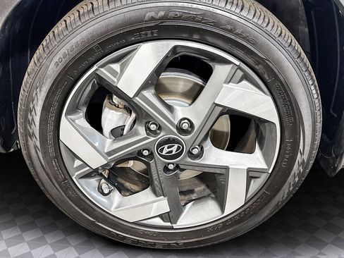 Used 2024 Hyundai Venue SEL image 33