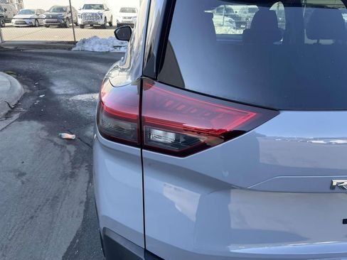 Used 2021 Nissan Rogue SL w/ Premium Package image 20