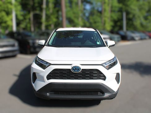 Used 2024 Toyota RAV4 XLE image 16