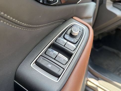 Used 2025 Subaru Outback Touring AWD/4WD image 12