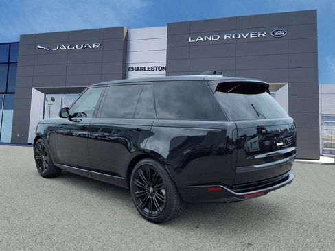 Used 2024 Land Rover Range Rover Long Wheelbase SE AWD/4WD image 3