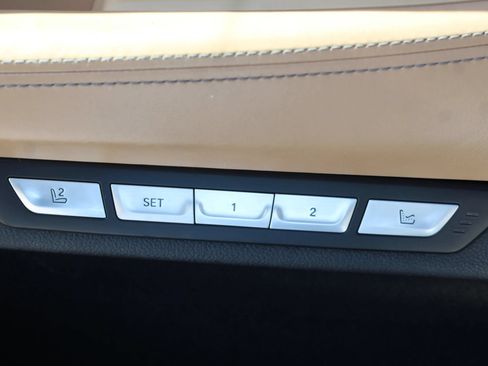 Used 2016 BMW 750i xDrive AWD/4WD image 21