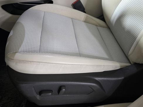 Used 2023 Buick Envision Preferred image 22