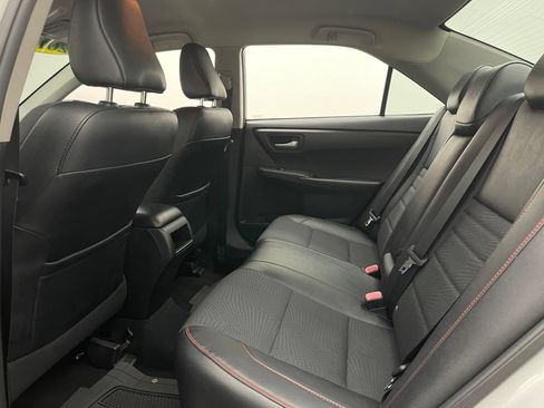 Used 2016 Toyota Camry SE FWD image 34