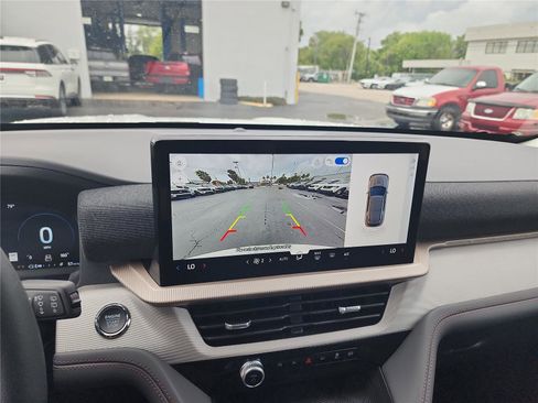 New 2026 Ford Explorer Active RWD image 31