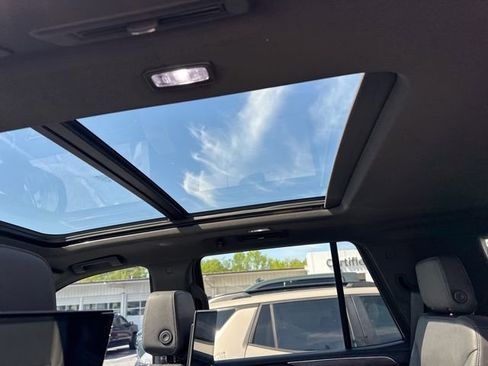 Used 2023 Chevrolet Tahoe LT w/ Luxury Package image 9