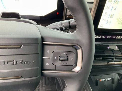 New 2025 GMC Hummer EV 2X image 9