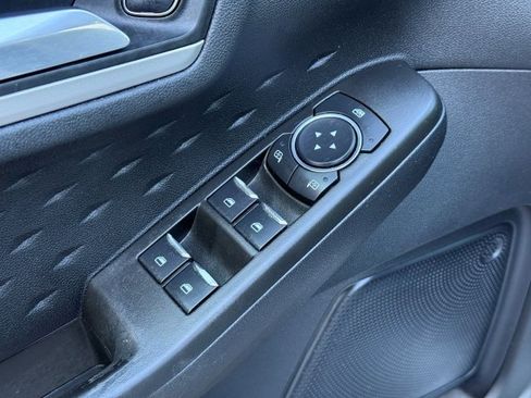 Used 2020 Ford Escape SE image 9