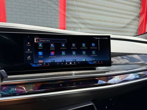 Used 2024 BMW i7 eDrive50 w/ M Sport Package RWD image 31