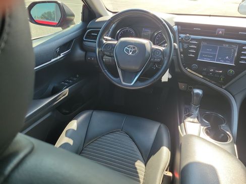 Used 2019 Toyota Camry SE FWD image 16