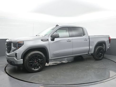 Used 2024 GMC Sierra 1500 Elevation AWD/4WD image 2