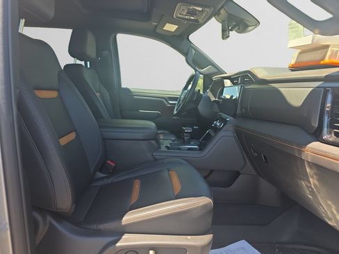 Used 2023 GMC Sierra 1500 AT4 w/ AT4 Premium Package AWD/4WD image 16