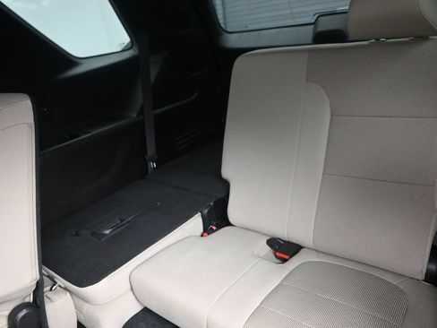 Used 2023 Chevrolet Traverse LS FWD image 15