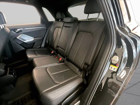 Used 2022 Audi Q3 2.0T Premium w/ Convenience Package AWD/4WD image 18