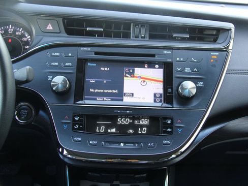 Used 2016 Toyota Avalon XLE Premium FWD image 16