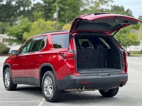 Used 2023 Chevrolet Traverse LT AWD/4WD image 42