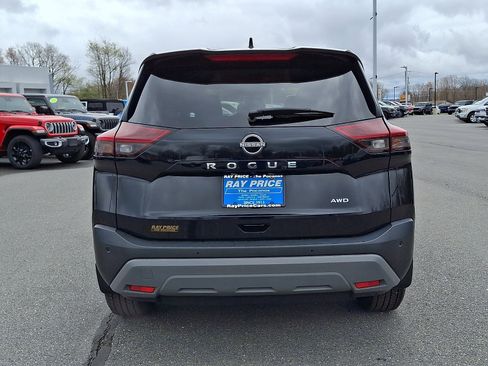 Used 2023 Nissan Rogue S AWD/4WD image 5