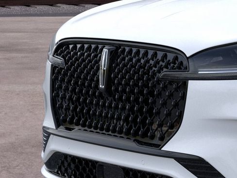 New 2026 Lincoln Aviator AWD image 17