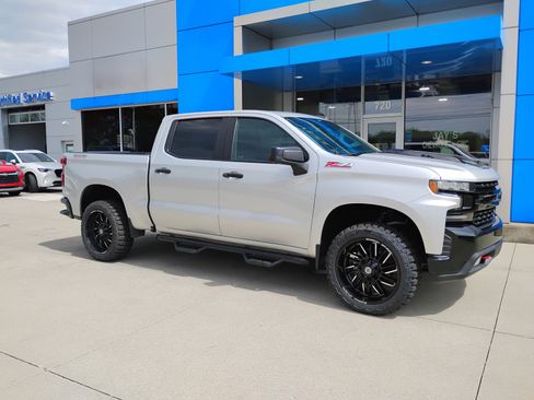 Used 2021 Chevrolet Silverado 1500 LT Trail Boss w/ Convenience Package II AWD/4WD image 4