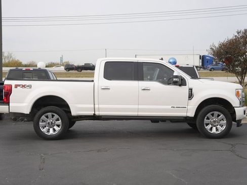 Used 2019 Ford F250 Platinum w/ Platinum Ultimate Package image 5