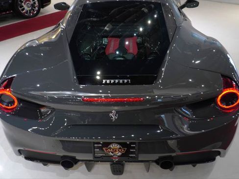 Used 2018 Ferrari 488 GTB RWD image 14