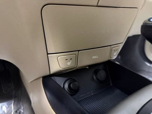 Used 2010 Hyundai Elantra SE FWD image 14