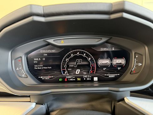 Used 2022 Lamborghini Urus image 10