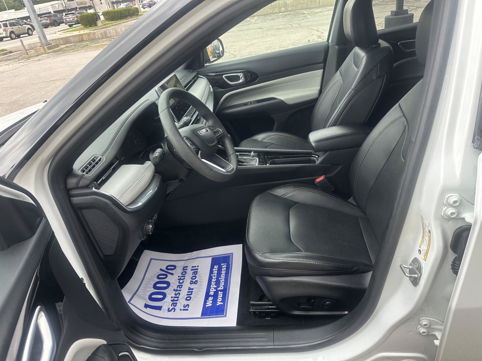 Used 2023 Jeep Compass Limited AWD/4WD image 18