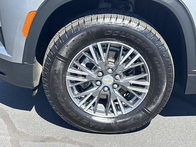 Certified 2025 Chevrolet Traverse LT FWD image 30