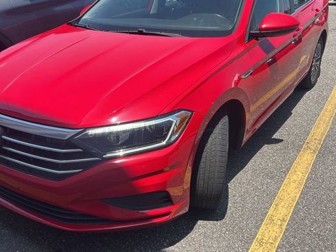 Used 2019 Volkswagen Jetta SEL FWD image 2