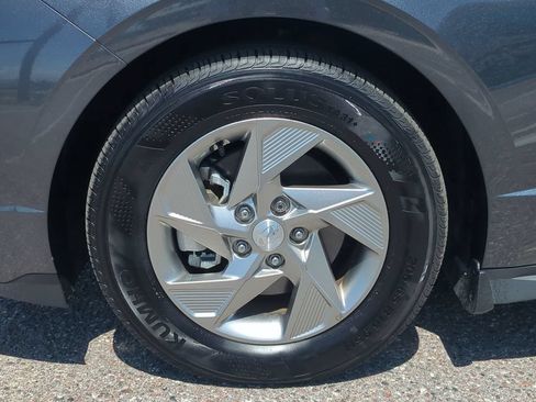 Used 2025 Hyundai Sonata SE FWD image 11