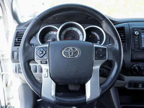 Used 2014 Toyota Tacoma 2WD Access Cab w/ Convenience Package image 23